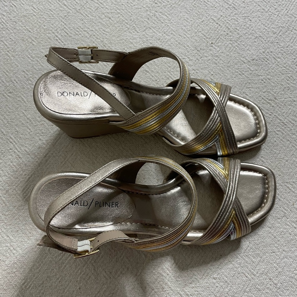 Donald J Pliner Laine Strappy Metallic Leather Espadrille Shoes 8.5 - Picture 2 of 6